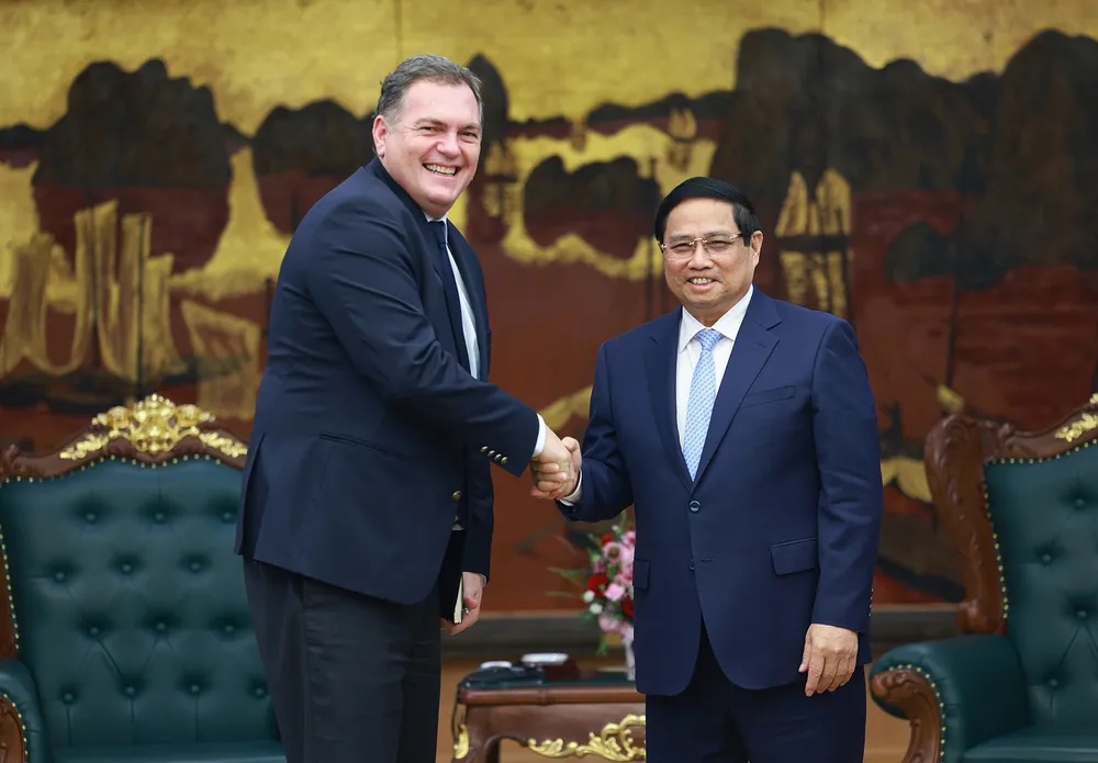 Thủ tướng Phạm Minh Chính tiếp ông Philippe Tabarot. Ảnh: VIẾT CHUNG