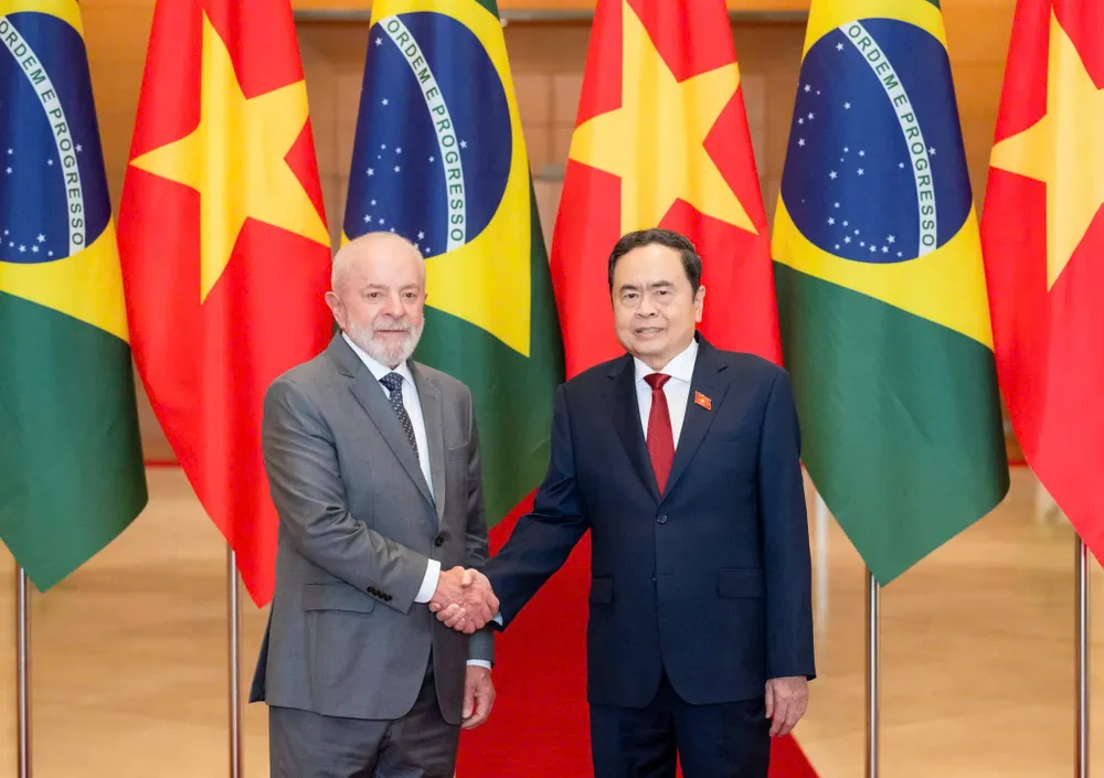Chủ tịch Quốc hội Trần Thanh Mẫn và Tổng thống Cộng hòa Liên bang Brazil Luiz Inácio Lula da Silva, chiều 28-3. Ảnh: VIẾT CHUNG