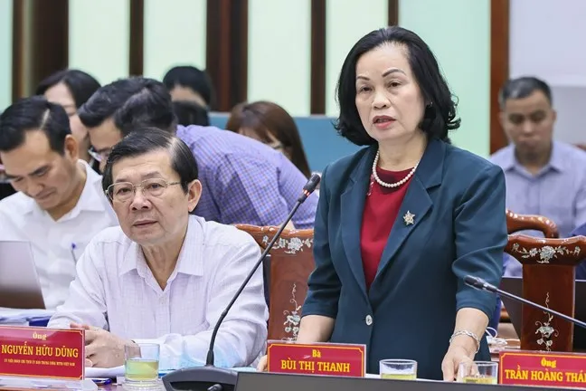 Bà Bùi Thị Thanh, nguyên Phó Chủ tịch Ủy ban Trung ương MTTQ Việt Nam phát biểu tại Hội nghị.jpg