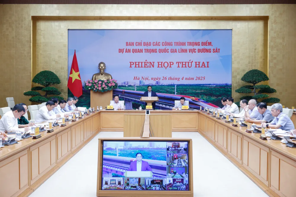 Thủ tướng yêu cầu tập trung để triển khai đồng bộ các dự án đường sắt