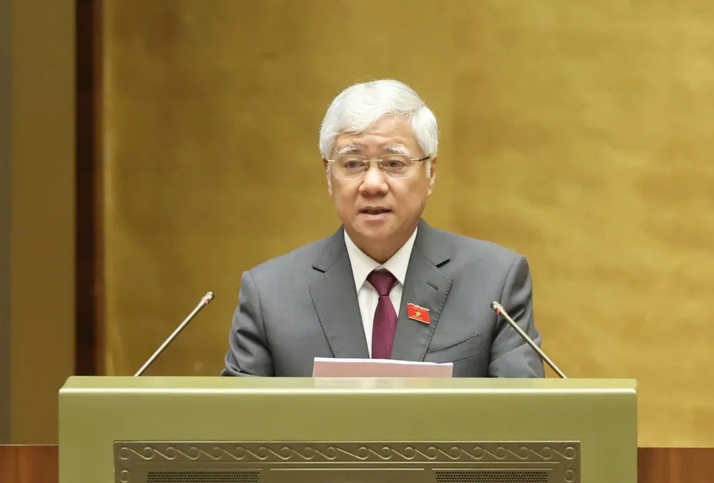 Chủ tịch Ủy ban Trung ương MTTQ Việt Nam Đỗ Văn Chiến trình bày báo cáo tổng hợp ý kiến, kiến nghị của cử tri và nhân dân. Ảnh: QUANG PHÚC