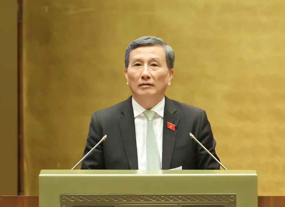 Chủ nhiệm Ủy ban Khoa học, Công nghệ và Môi trường của Quốc hội Lê Quang Huy trình bày báo cáo thẩm tra dự án Luật Khoa học, công nghệ và đổi mới sáng tạo, sáng 6-5. Ảnh QUANG PHÚC.jpg