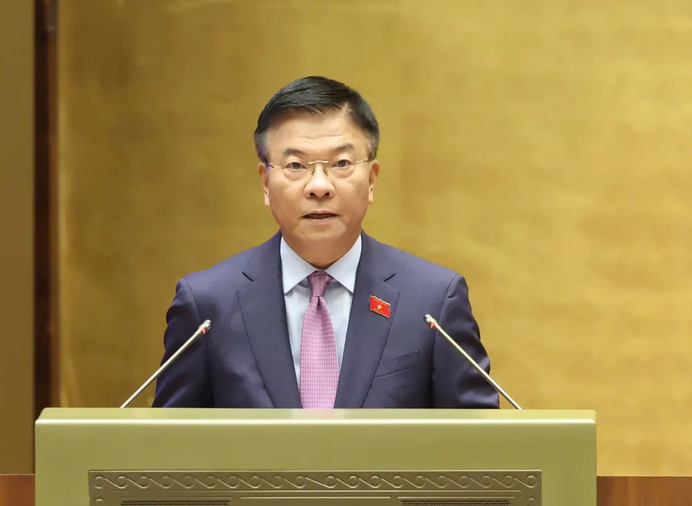 Phó Thủ tướng Lê Thành Long trình bày tờ trình dự án Luật Khoa học, công nghệ và đổi mới sáng tạo, sáng 6-5. Ảnh: QUANG PHÚC