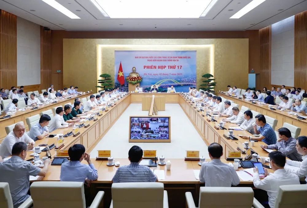 Thủ tướng Phạm Minh Chính chủ trì và phát biểu tại phiên họp thứ 17 của Ban chỉ đạo Nhà nước các công trình, dự án quan trọng quốc gia, trọng điểm ngành giao thông vận tải, sáng 10-5.jpg