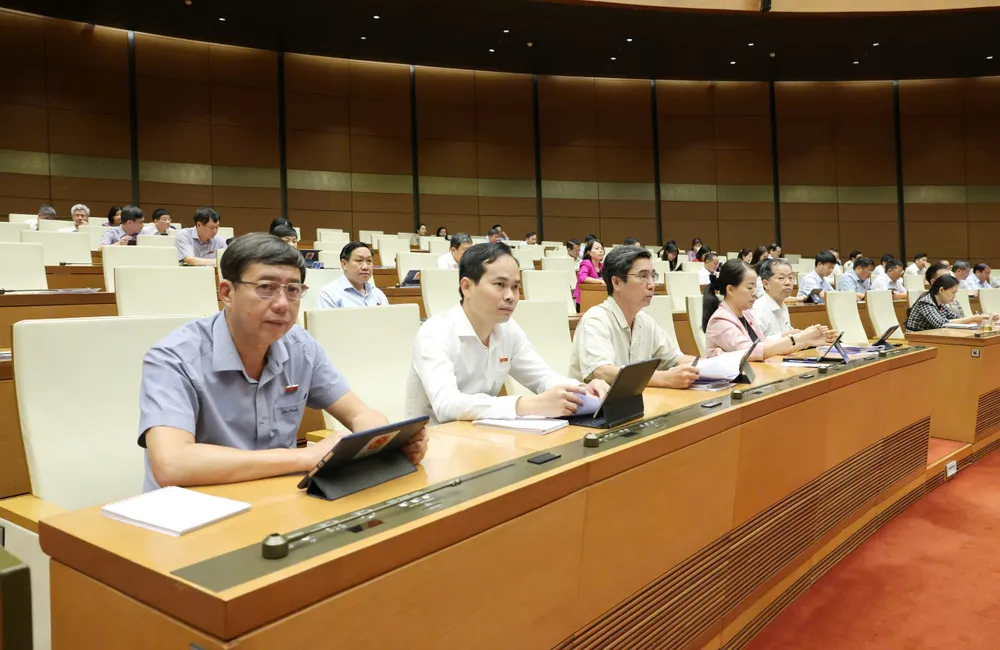 Các đại biểu dự họp Quốc hội, sáng 17-5. Ảnh: QUANG PHÚC