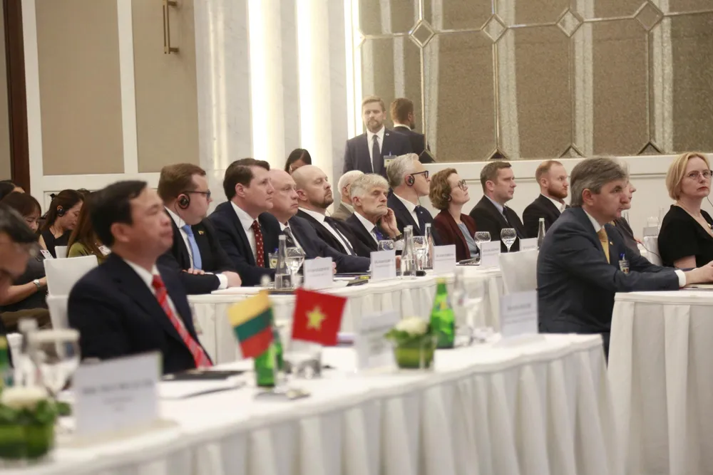 Các đại biểu tham dự diễn đàn. Ảnh HÀ NGUYỄN.jpg