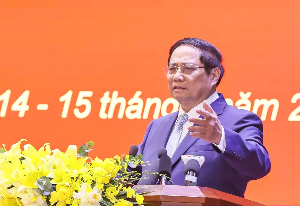 Thủ tướng yêu cầu từ nay đến cuối năm phải cơ bản tháo gỡ các vướng mắc thể chế. Ảnh: VIẾT CHUNG