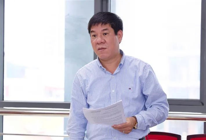 Cục trưởng Cục Quản lý chất lượng Huỳnh Văn Chương trao đổi tại buổi làm việc.jpg