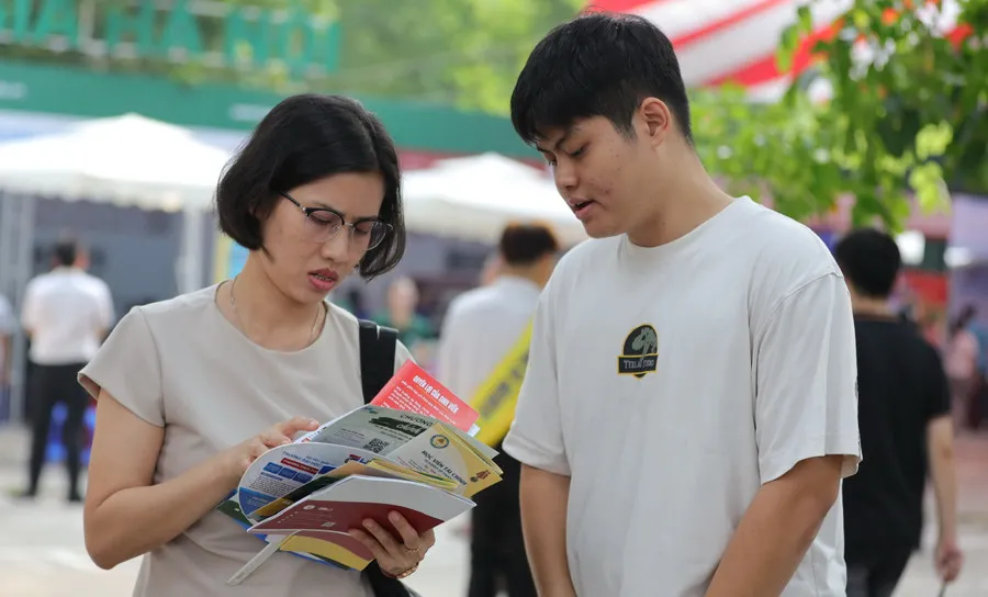 "Điểm sàn" vào đại học y giảm 2 điểm so với năm 2024