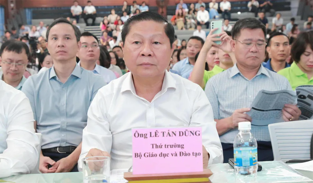 Thứ trưởng Bộ GD-ĐT Lê Tấn Dũng