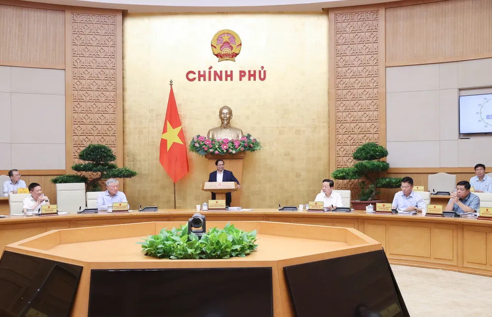 Thủ tướng Phạm Minh Chính chủ trì và phát biểu tại phiên họp Chính phủ chuyên đề về xây dựng pháp luật. Ảnh: VIẾT CHUNG