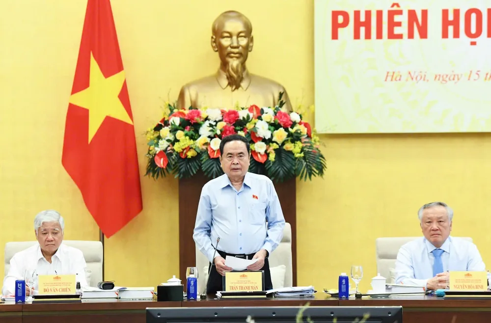 Chủ tịch Quốc hội Trần Thanh Mẫn chủ trì phiên họp thứ hai của Hội đồng Bầu cử quốc gia, sáng 15-9. Ảnh VIẾT CHUNG.jpg