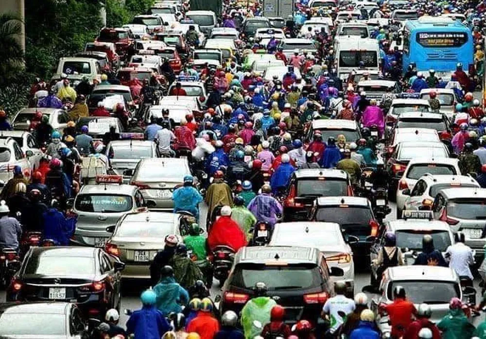 Chính phủ yêu cầu Hà Nội và TPHCM cần công bố sớm lộ trình chuyển đổi sang phương tiện giao thông xanh