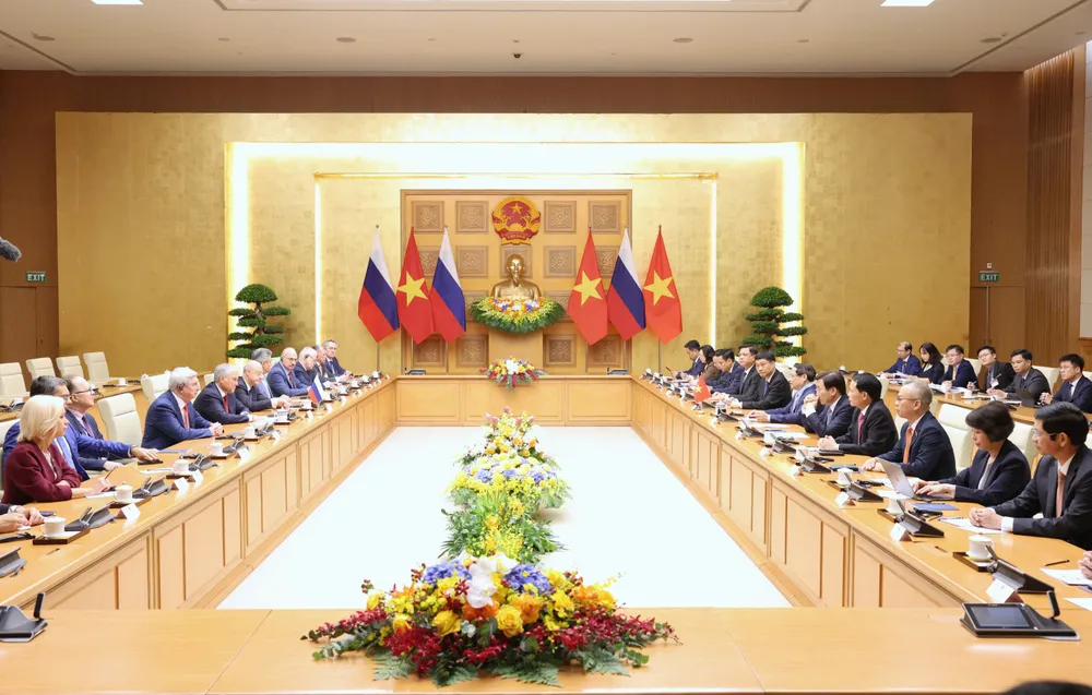 Thủ tướng Phạm Minh Chính tiếp Chủ tịch Duma Quốc gia Quốc hội Liên bang Nga Vyacheslav Volodin, sáng 29-9. Ảnh QUANG PHÚC.jpg