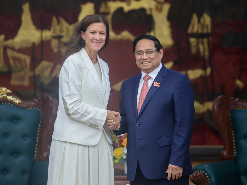 Thủ tướng Chính phủ Phạm Minh Chính tiếp bà María Victoria “Maví” Zingoni, Giám đốc điều hành phụ trách mảng nguồn điện của Công ty GE Vernova (Hoa Kỳ).jpg