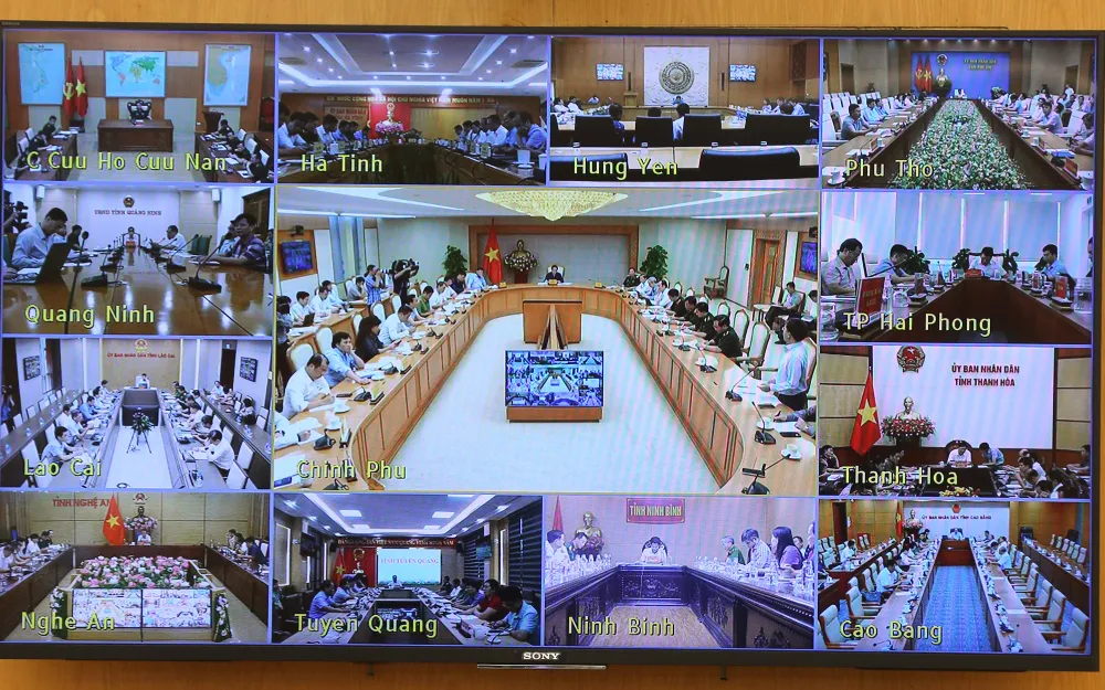 Phó Thủ tướng Trần Hồng Hà, Phó Trưởng ban Thường trực Ban Chỉ đạo phòng thủ dân sự quốc gia chủ trì cuộc họp về ứng phó với cơn bão số 11