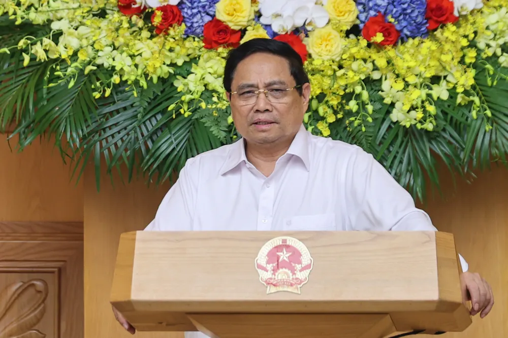 Thủ tướng Phạm Minh Chính chủ trì cuộc họp của Thường trực Chính phủ trực tuyến với các địa phương về công tác khắc phục hậu quả cơn bão số 10 và mưa lũ sau bão.jpg