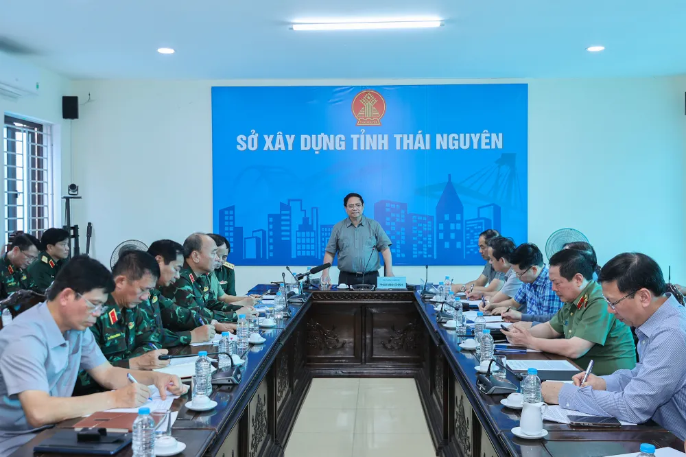 Thủ tướng Phạm Minh Chính đã chủ trì cuộc họp về công tác ứng phó, khắc phục hậu quả mưa lũ, thiên tai ở Thái Nguyên. Ảnh: VGP