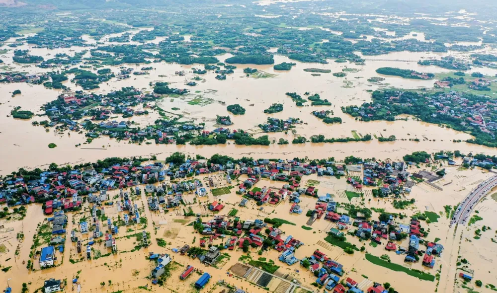 Lũ sông Cầu dâng cao gây ngập lụt nhiều phường ở Thái Nguyên