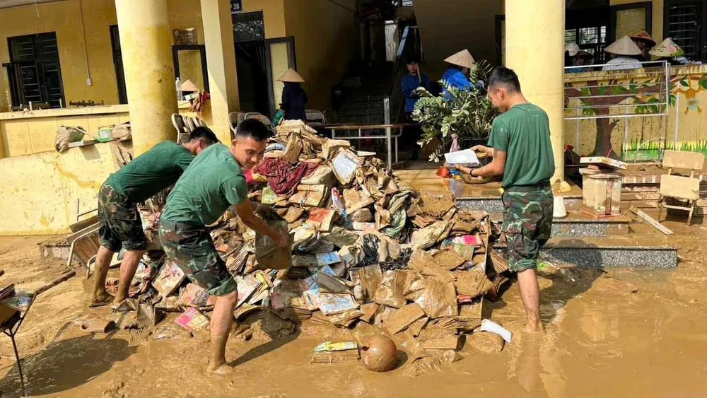 Nhiều trường học ở vùng bão lũ bị thiệt hại nặng nề
