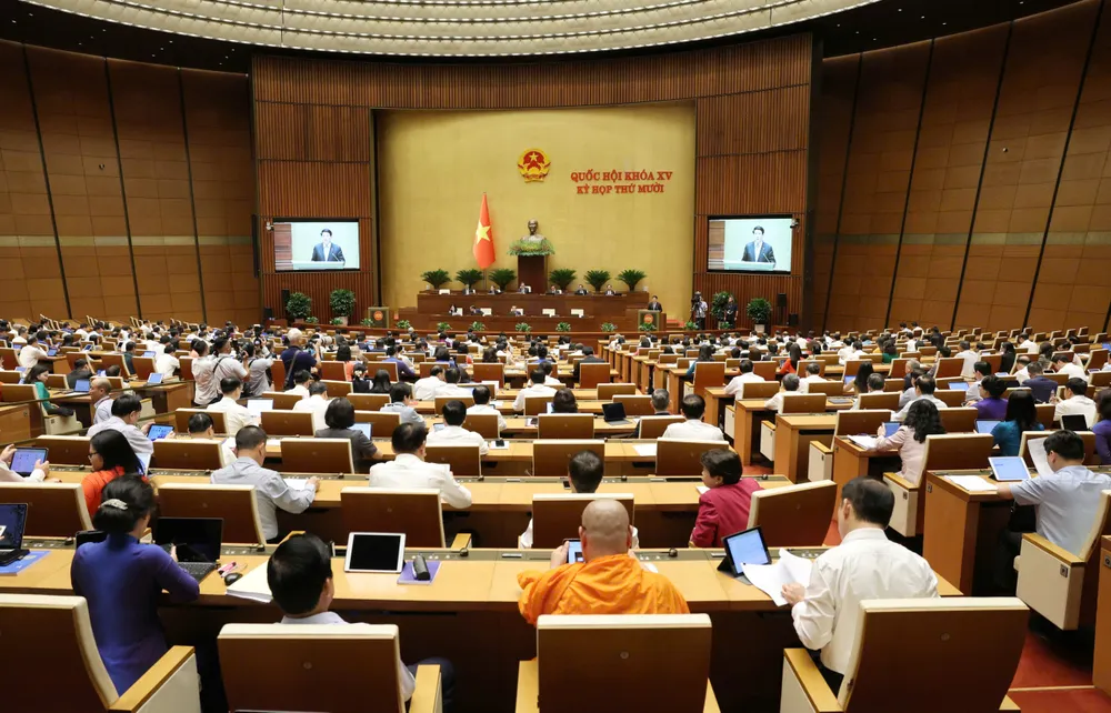 Chủ tịch nước Lương Cường trình bày báo cáo tổng kết công tác nhiệm kỳ 2021-2026 của Chủ tịch nước, chiều 20-10. Ảnh QUANG PHÚC.jpg