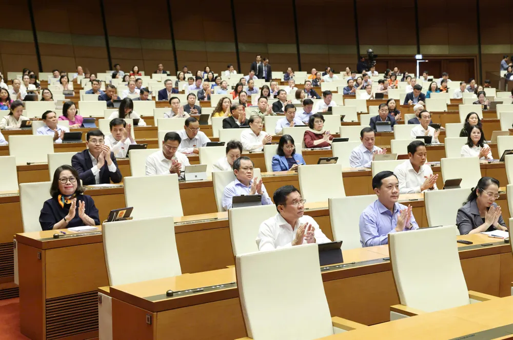 Các đại biểu dự phiên họp chiều 13-11. Ảnh: QUANG PHÚC