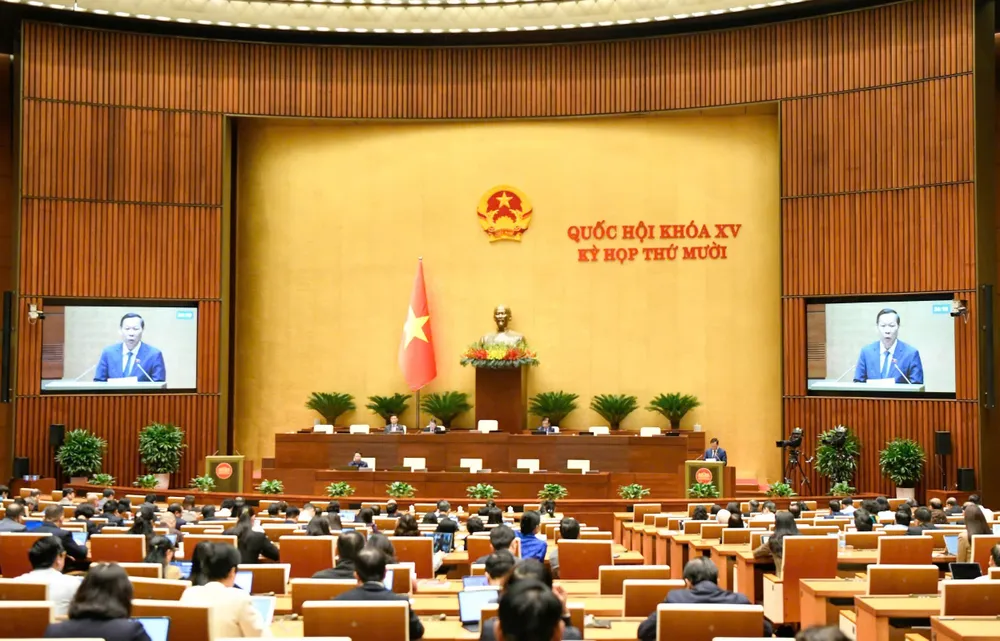 Phiên họp Quốc hội sáng 8-12. Ảnh: VIẾT CHUNG