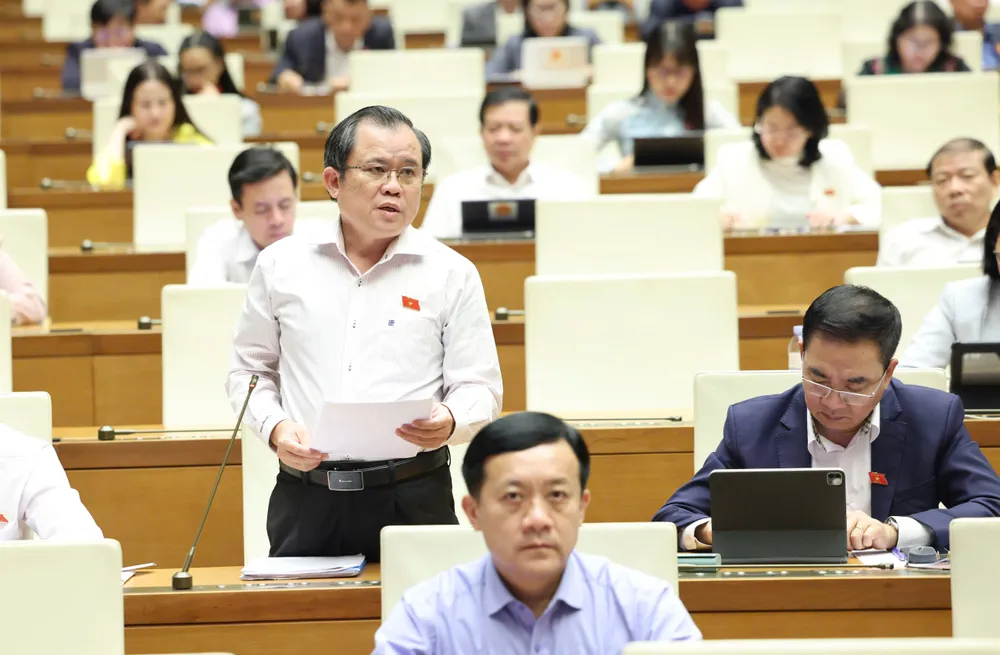 Đại biểu Nguyễn Tâm Hùng (TPHCM).jpg