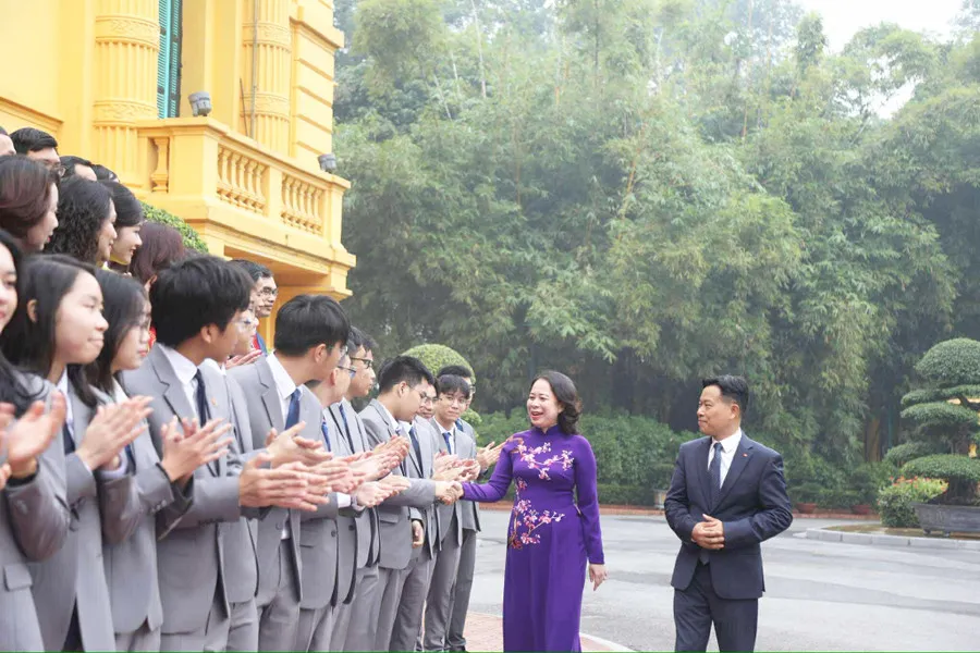 Phó Chủ tịch nước Võ Thị Ánh Xuân gặp mặt học sinh đoạt giải Olympic và KHKT quốc tế năm 2025..jpg