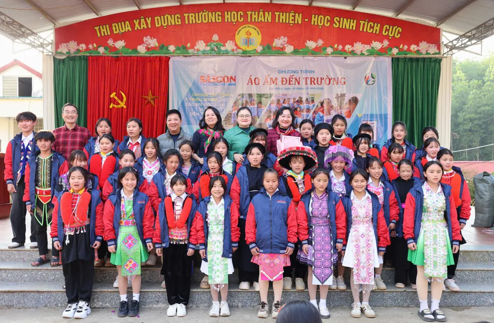 Báo SGGP đến với học sinh Cao Bằng – 'chiếc nôi của cách mạng Việt Nam'