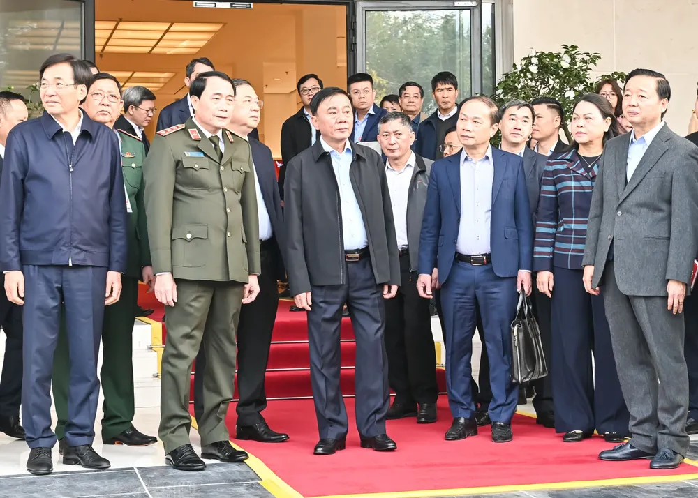 Đồng chí Thường trực Ban Bí thư Trần Cẩm Tú chủ trì sơ duyệt công tác tổ chức phục vụ Đại hội XIV của Đảng.jpg