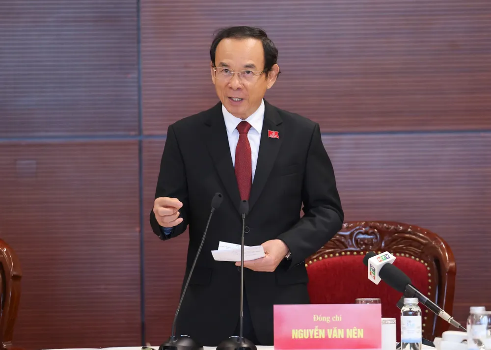 Đồng chí Nguyễn Văn Nên phát biểu tại phiên thảo luận tại đoàn của Đoàn đại biểu TPHCM, chiều 20-1. Ảnh: QUANG PHÚC