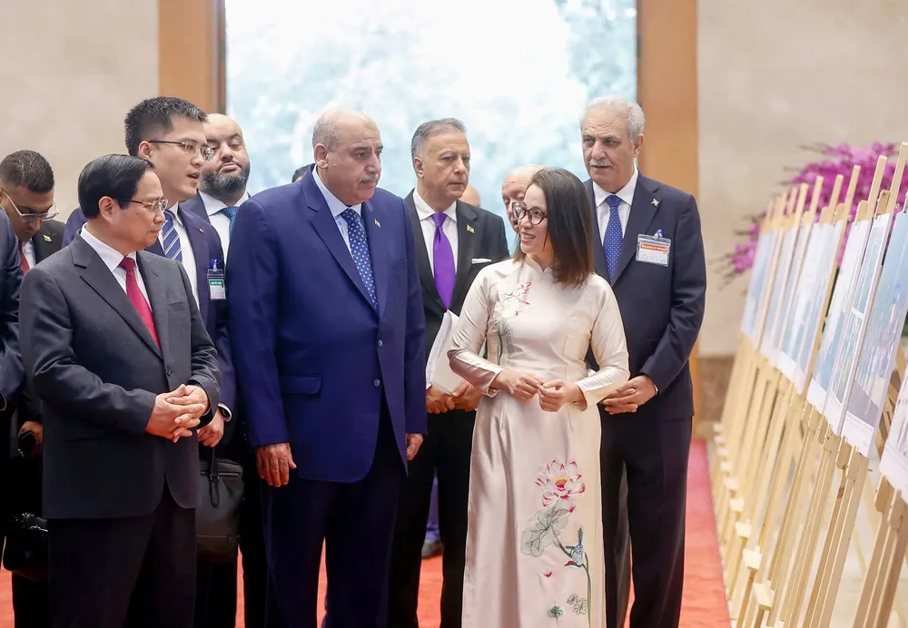 Thủ tướng Phạm Minh Chính tiếp Chủ tịch Hạ viện Jordan Mazen Turki El Qadi, sáng 3-2. Ảnh QUANG PHÚC.jpg