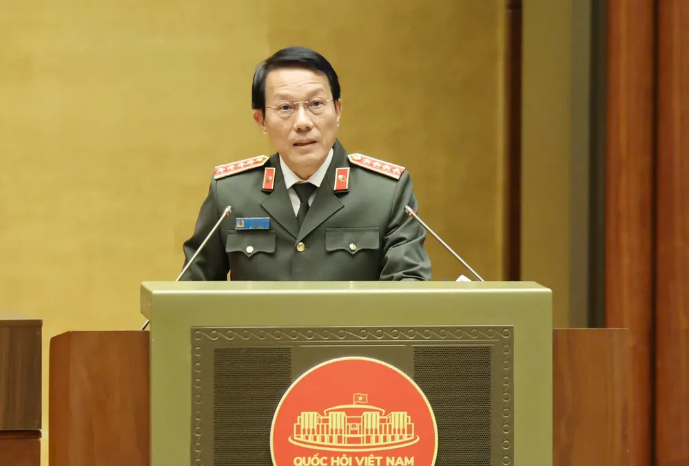 Đồng chí Lương Tam Quang, Ủy viên Bộ Chính trị, Bộ trưởng Bộ Công an truyền đạt chuyên đề. Ảnh: QUANG PHÚC