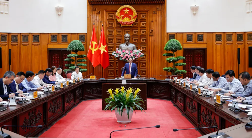 Thủ tướng Chính phủ Phạm Minh Chính làm việc với Tổ công tác về an ninh năng lượng - Ảnh VGP.png