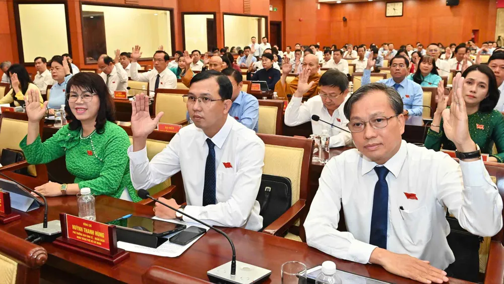 Đại biểu dự kỳ họp thứ 21 của HĐND TPHCM nhiệm kỳ 2021-2026. Ảnh: VIỆT DŨNG