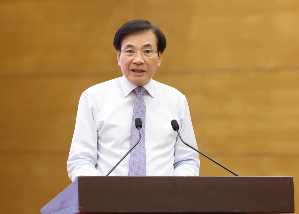 Bộ trưởng, Chủ nhiệm VPCP Trần Văn Sơn chủ trì và phát biểu tại cuộc họp báo Chính phủ thường kỳ, chiều 4-4. Ảnh QUANG PHÚC.jpg