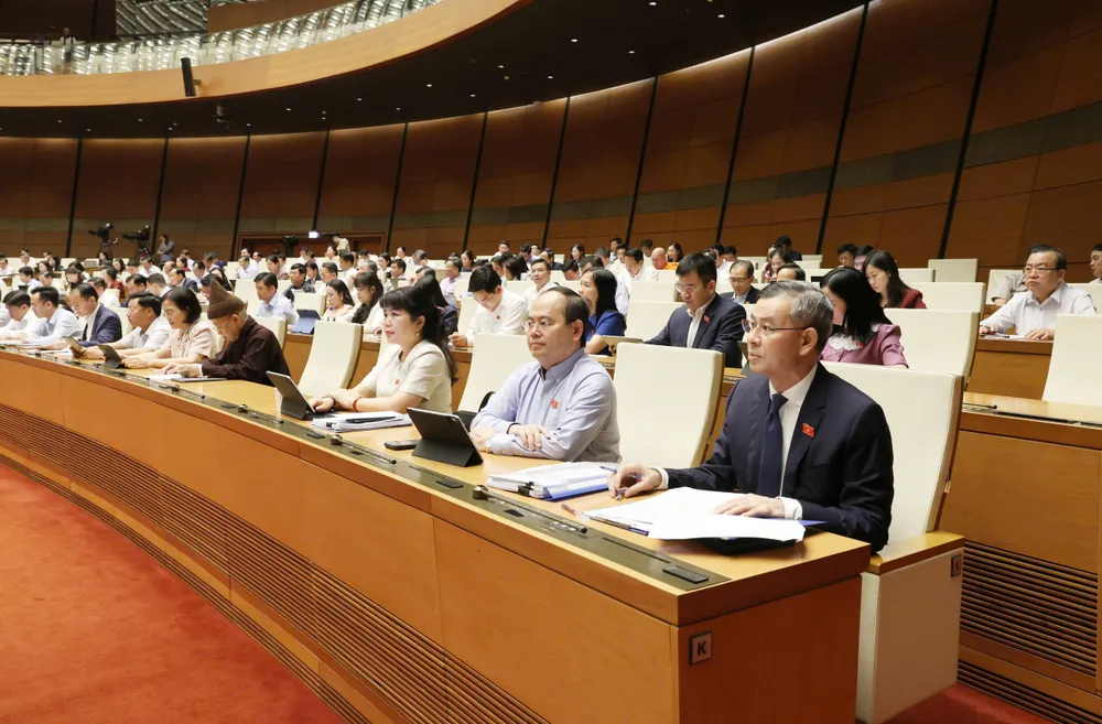 Các đại biểu Quốc hội dự phiên họp tại hội trường Diên Hồng chiều 9-4. Ảnh QUANG PHÚC.jpg