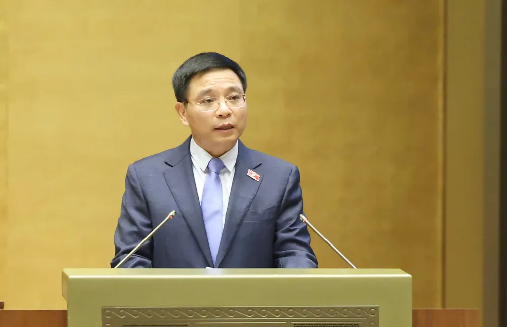 Phó Thủ tướng Nguyễn Văn Thắng trình bày tờ trình về kế hoạch phát triển kinh tế - xã hội 5 năm (2026 - 2030), chiều 9-4. Ảnh: QUANG PHÚC