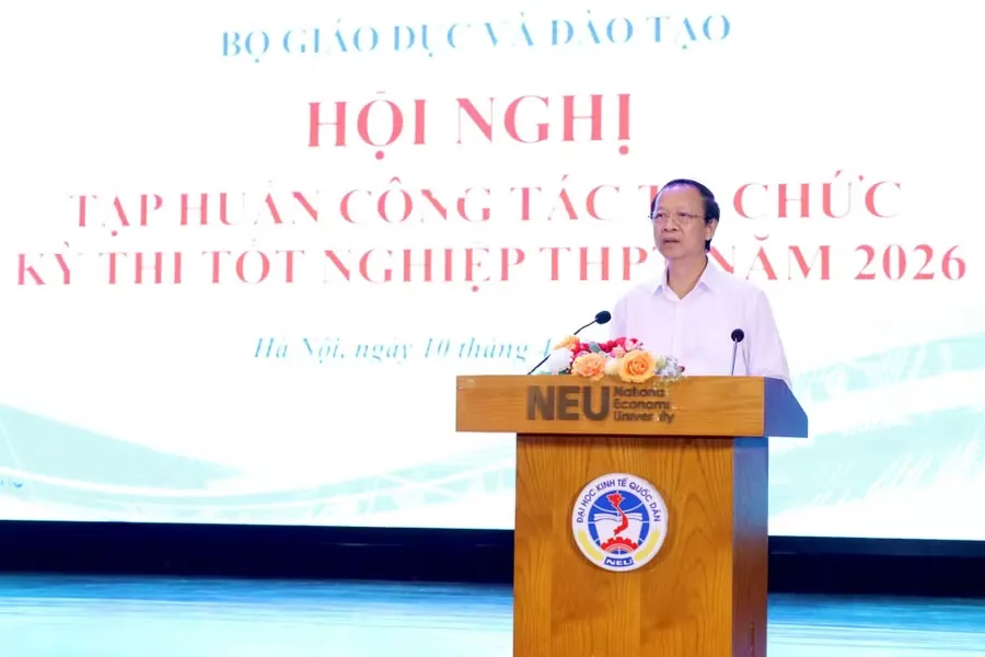 Thứ trưởng Thường trực Bộ GD-ĐT Phạm Ngọc Thưởng phát biểu tại hội nghị