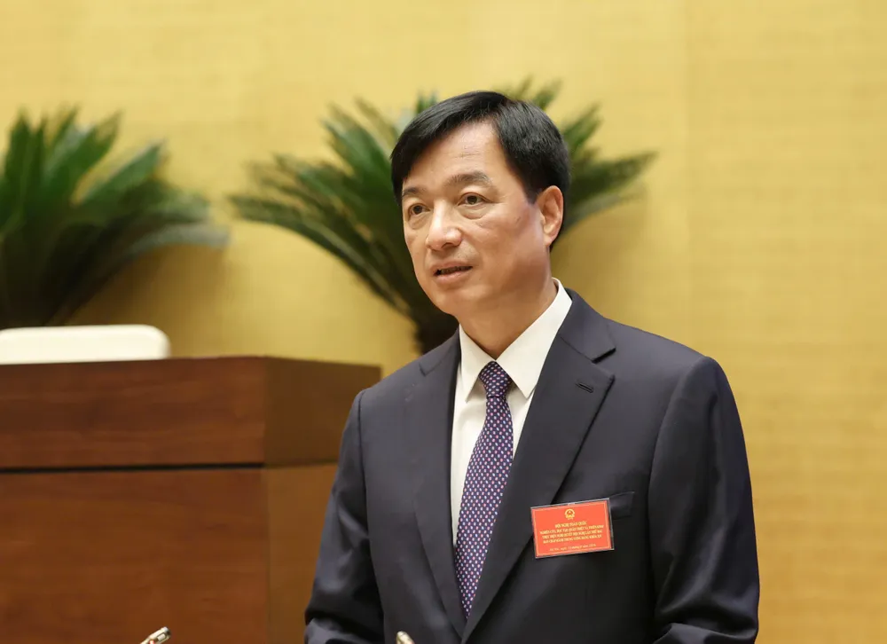 Đồng chí Nguyễn Duy Ngọc, Ủy viên Bộ Chính trị, Bí thư Trung ương Đảng, Trưởng ban Tổ chức Trung ương trình bày chuyên đề, sáng 13-4. Ảnh: QUANG PHÚC