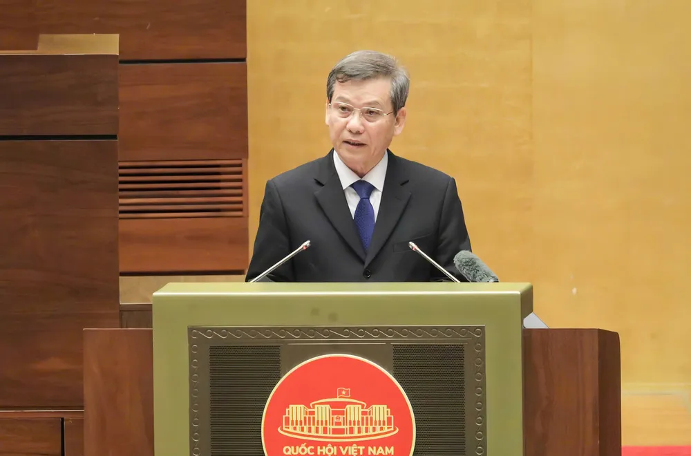 Đồng chí Lê Minh Trí, Ủy viên Bộ Chính trị, Bí thư Trung ương Đảng, Trưởng ban Nội chính Trung ương trình bày chuyên đề, sáng 13-4. Ảnh QUANG PHÚC.jpg