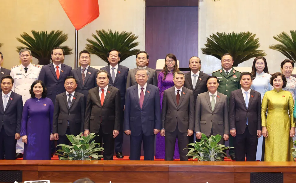 Tổng Bí thư, Chủ tịch nước Tô Lâm và các đồng chí lãnh đạo Đảng, Nhà nước cùng các đại biểu Quốc hội đoàn TPHCM tại hội trường Diên Hồng, chiều 20-4. Ảnh QUANG PHÚC.jpg