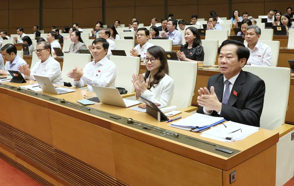 Các đại biểu dự phiên thảo luận chiều 23-4. Ảnh: QUANG PHÚC