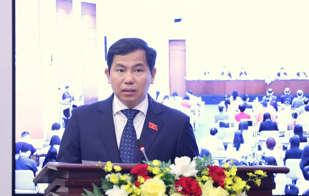 Tổng Thư ký Quốc hội - Chủ nhiệm Văn phòng Quốc hội Lê Quang Mạnh chủ trì và phát biểu tại cuộc họp báo công bố kết quả Kỳ họp thứ Nhất, Quốc hội khoá XVI, sáng 24-4. Ảnh QUANG PHÚC.jpg