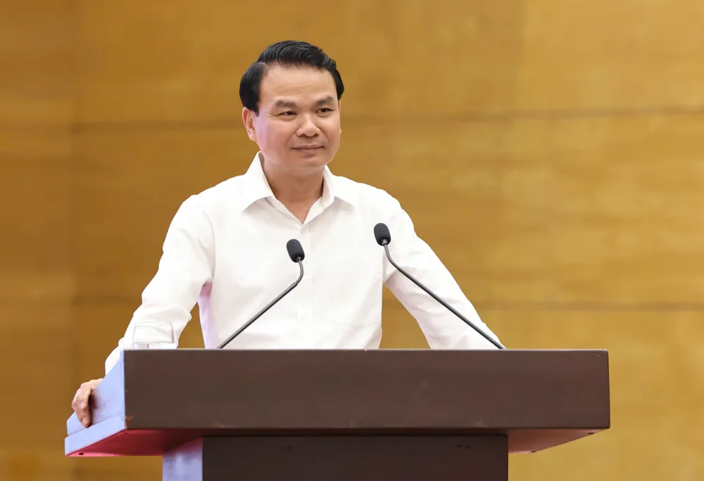 Bộ trưởng, Chủ nhiệm Văn phòng Chính phủ Đặng Xuân Phong chủ trì và phát biểu tại cuộc họp báo Chính phủ thường kỳ, chiều 3-6. Ảnh: QUANG PHÚC