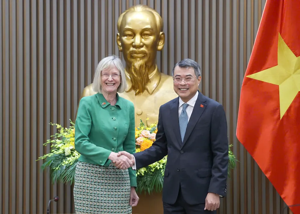 Thủ tướng Lê Minh Hưng tiếp Đại sứ Australia tại Việt Nam Gillian Bird, chiều 29-6. Ảnh: VIẾT CHUNG