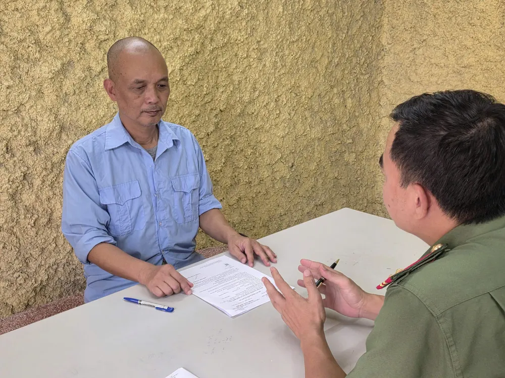 Bị can Nguyễn Thành Nam tại cơ quan công an. Ảnh: CÔNG AN HÀ NỘI
