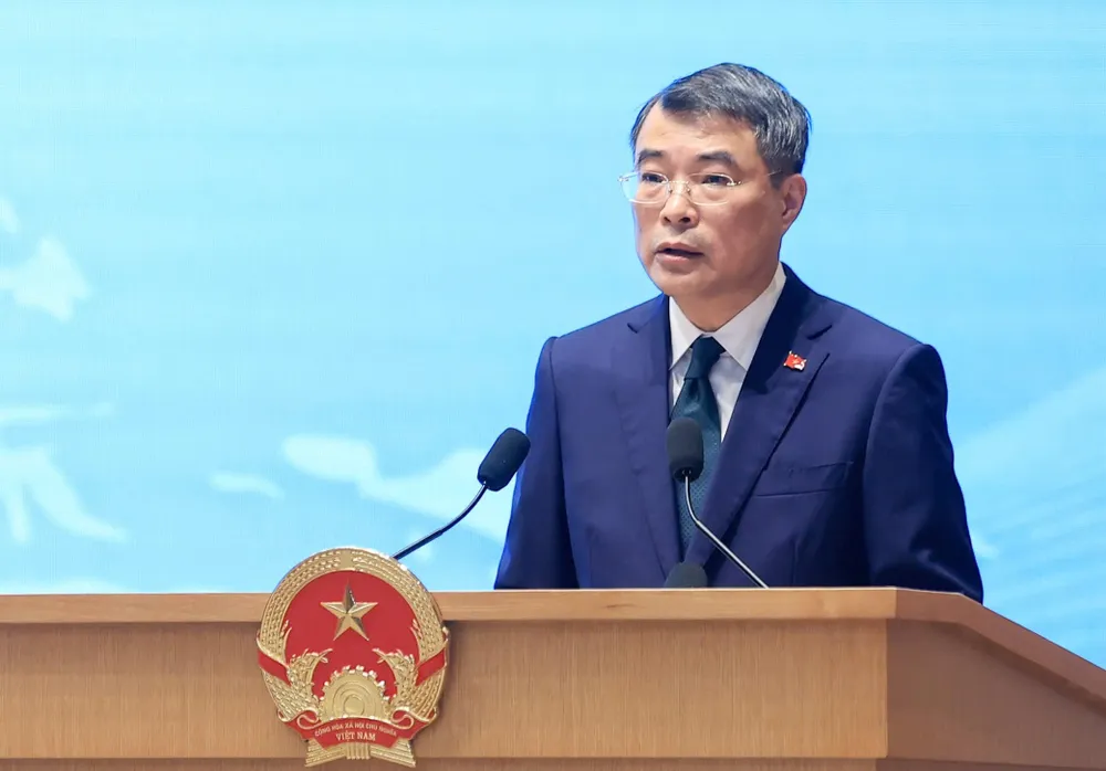 Thủ tướng Lê Minh Hưng phát biểu tại lễ tuyên dương, sáng 11-7. Ảnh VIẾT CHUNG.jpg