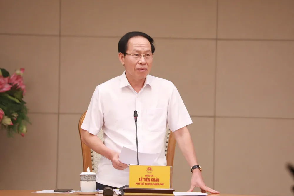 Phó Thủ tướng Lê Tiến Châu phát biểu kết luận cuộc họp với Bộ GD-ĐT. Ảnh: MOET